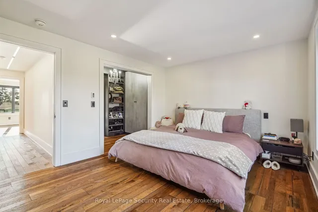 Additional image 13 of 24 Carousel Crt