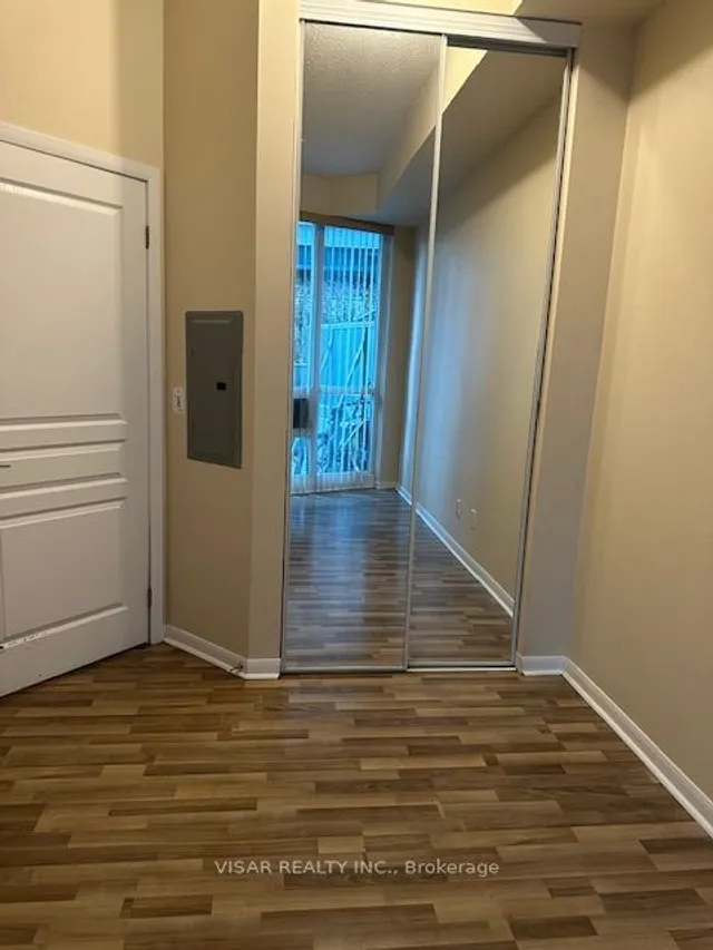 Additional image 13 of 18 Yonge St Unit 603