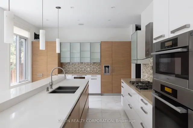 Additional image 26 of 151 Yonge Blvd