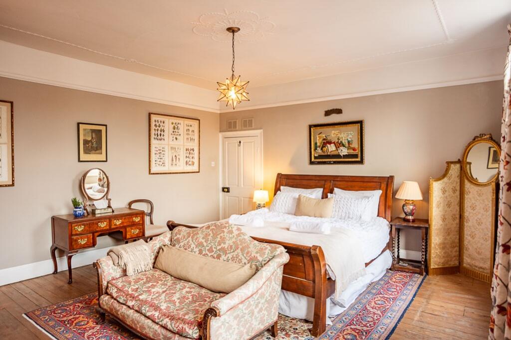 Additional image 9 of High Street, Castle Cary, Somerset, BA7