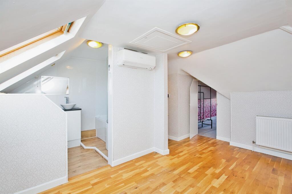 Additional image 9 of Grove Avenue, Yeovil