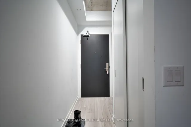 Additional image 5 of 458 Richmond St Unit 204