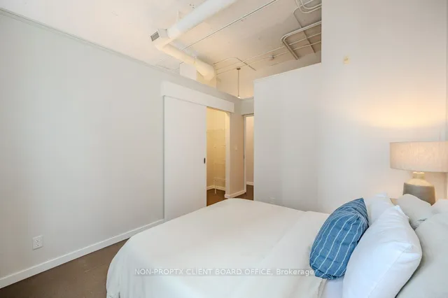 Additional image 33 of 410 King St Unit 220