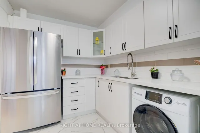 Additional image 13 of 2245 Eglinton Ave Unit 207