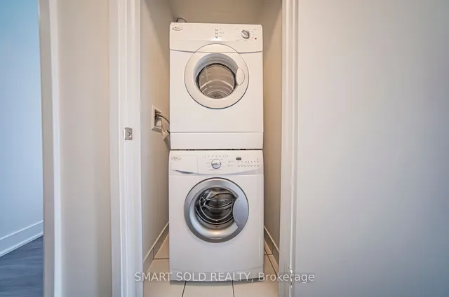 Additional image 29 of 30 Roehampton Ave Unit 1210