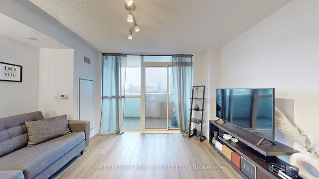 Additional image 4 of 318 Richmond St Unit 905