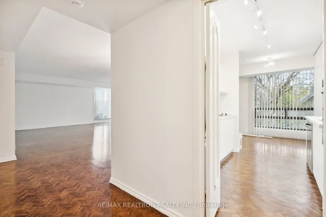 Additional image 7 of 449 Walmer Rd Unit 401