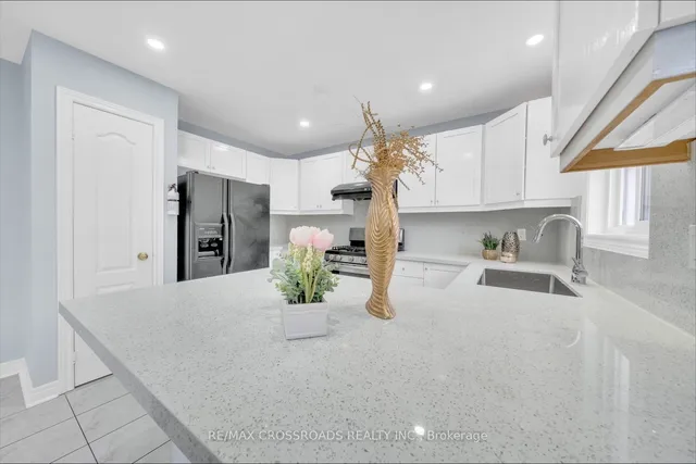 Additional image 7 of 76 Seasons Dr