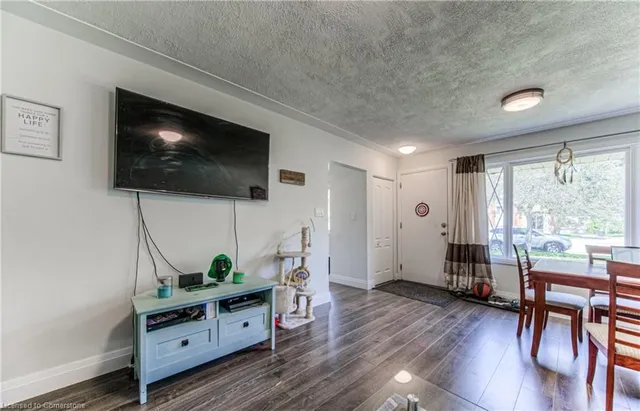 Additional image 5 of 27 Weichel St