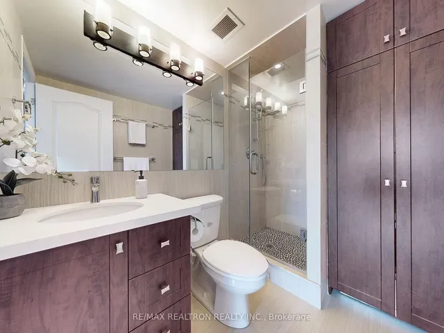 Additional image 24 of 33 Harbour Sq Unit 3004