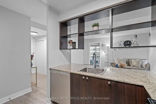 Additional image 12 of 151 Village Green Sq Unit 2103