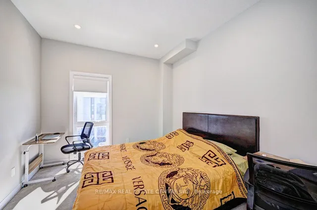 Additional image 32 of 261 Woodbine Ave