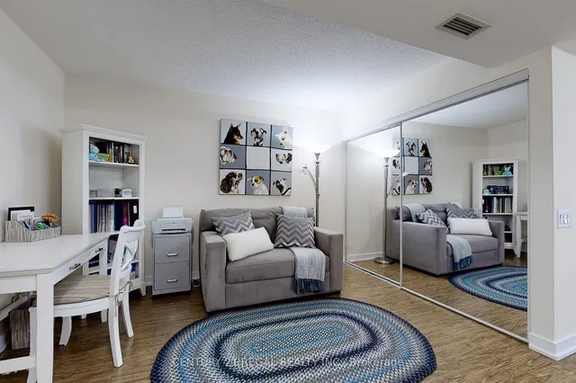 Additional image 16 of 19 Singer Crt Unit 1119