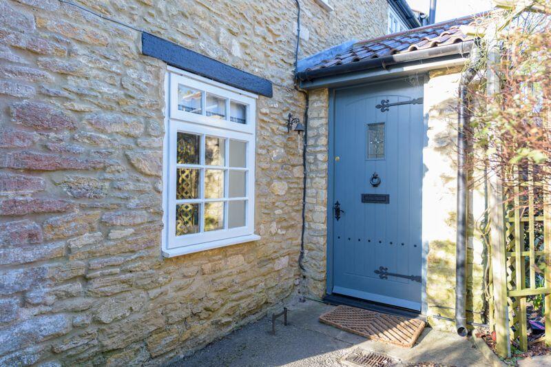 Additional image 17 of Holt