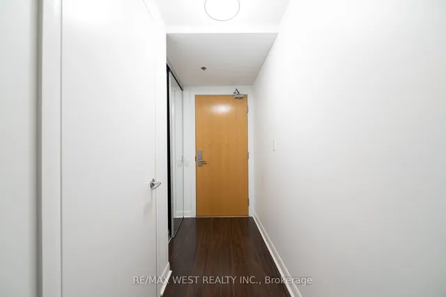 Additional image 5 of 375 King St Unit 807