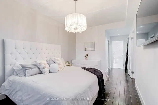 Additional image 31 of 588 Annette St Unit 503