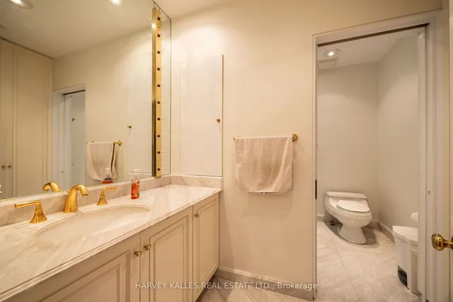 Additional image 27 of 6 Versailles Crt