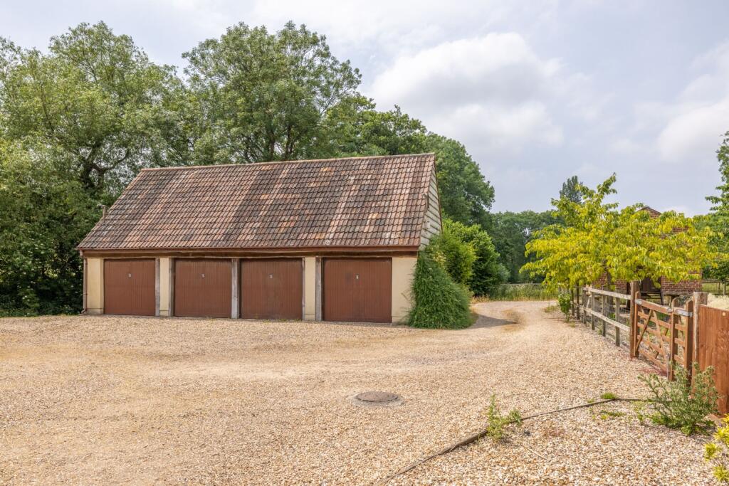 Additional image 22 of Pilton