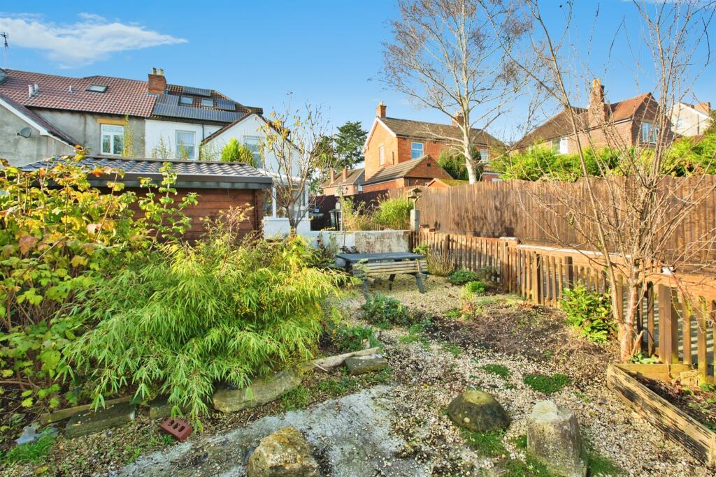 Additional image 21 of Grove Avenue, Yeovil