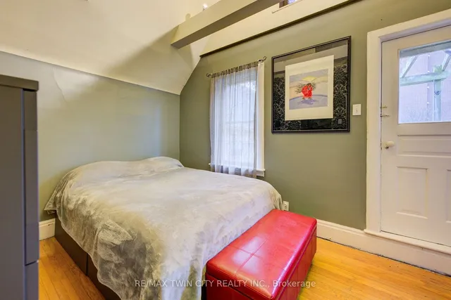 Additional image 23 of 118 College St