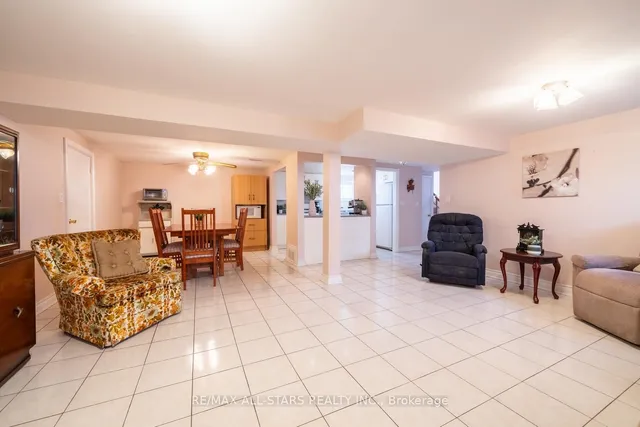 Additional image 25 of 30 Orangewood Cres