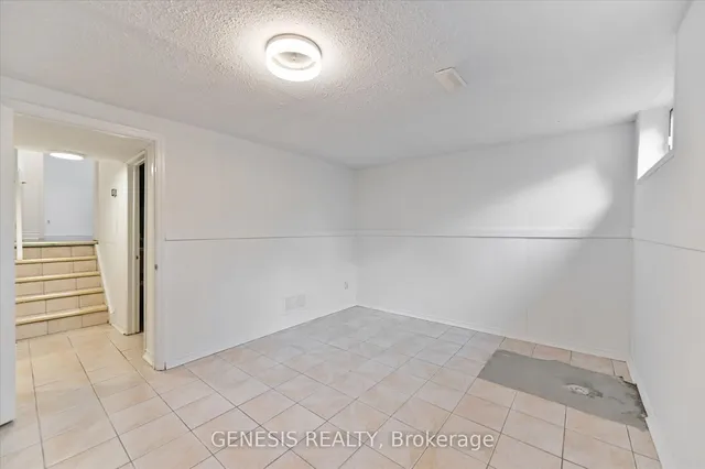 Additional image 26 of 33 Holcolm Rd