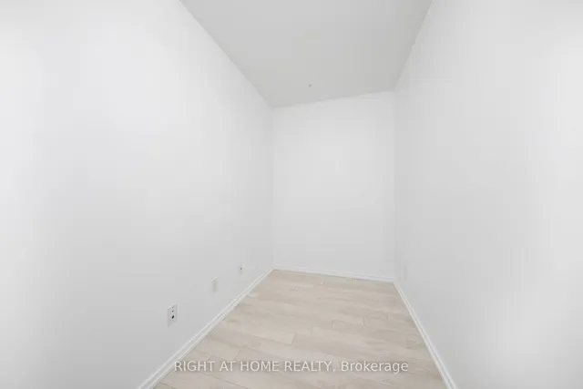 Additional image 4 of 197 Yonge St Unit 5310