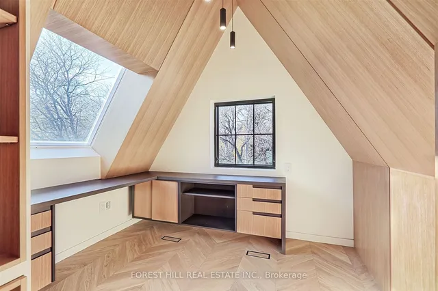 Additional image 14 of 127 Welland Ave