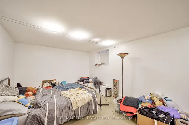 Additional image 34 of 565 Markham St