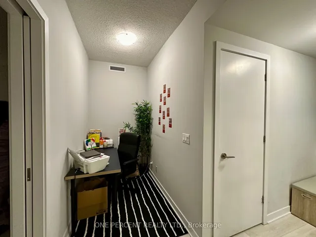 Additional image 13 of 2221 Yonge St Unit 3711