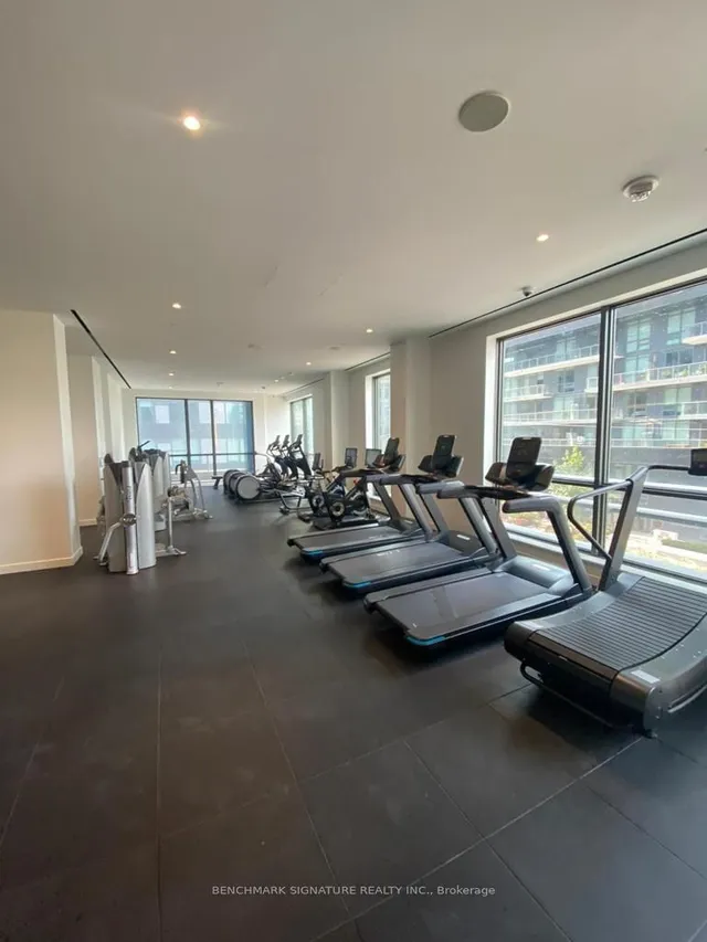 Additional image 15 of 39 Roehampton Ave Unit 710