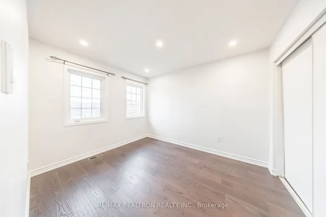 Additional image 24 of 81 Trumpeter St