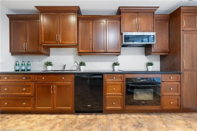 Additional image 13 of 3267 King St Unit PH7