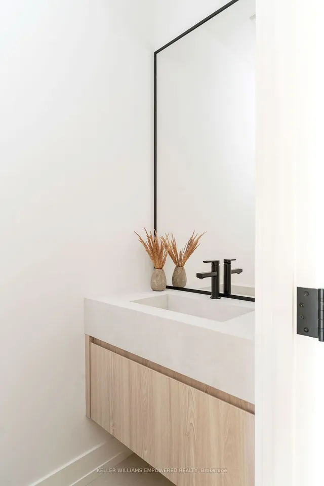 Additional image 10 of 107B Holborne Ave