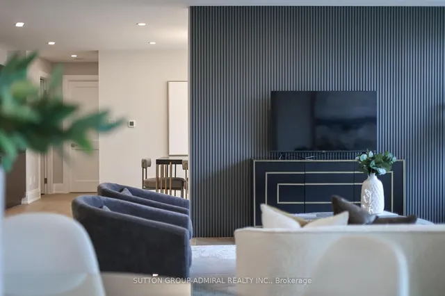 Additional image 32 of 500 Avenue Rd Unit 806