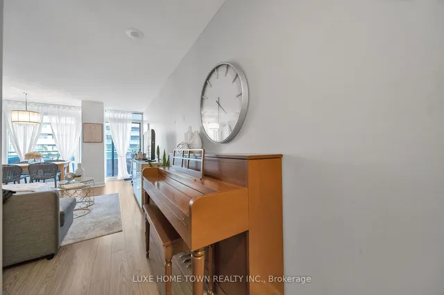 Additional image 9 of 4K Spadina Ave Unit 711