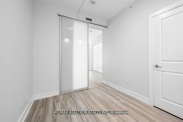 Additional image 23 of 386 Yonge St Unit 4909