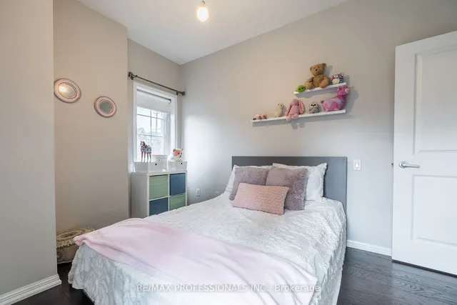 Additional image 20 of 15 Windermere Ave Unit TH101