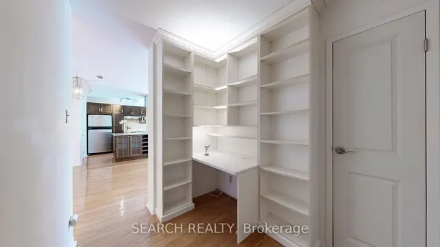 Additional image 23 of 10 Yonge St Unit 413