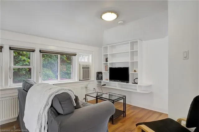 Additional image 39 of 67 Moore Ave