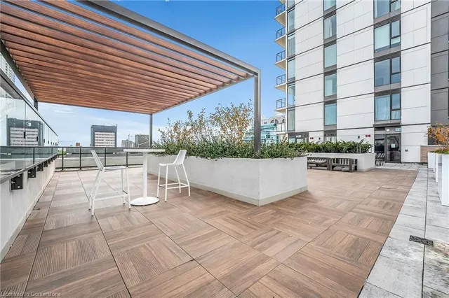 Additional image 33 of 55 Duke St Unit 502