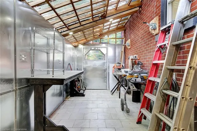 Additional image 32 of 87 Simeon St