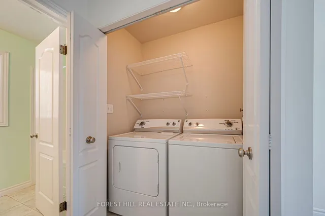 Additional image 20 of 55 Mooregate Cres Unit 15B