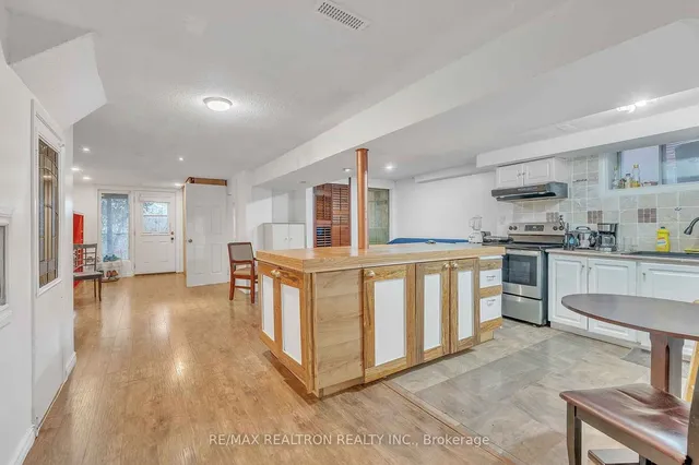 Additional image 24 of 111 Robert Hicks Dr