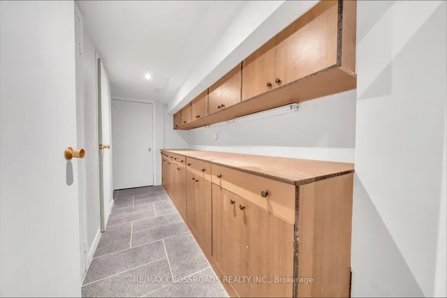 Additional image 17 of 76 Seasons Dr