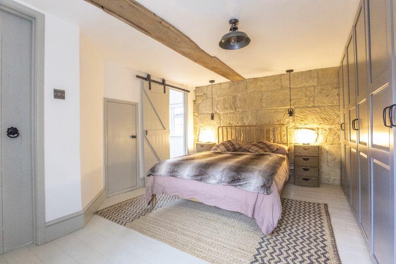 Additional image 26 of Holt