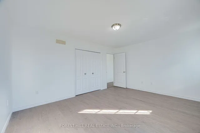 Additional image 18 of 55 Mooregate Cres Unit 15B