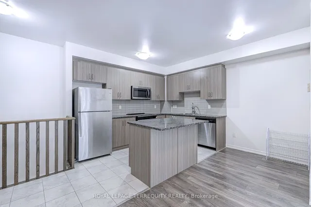 Additional image 17 of 11 Applewood Lane Unit 116