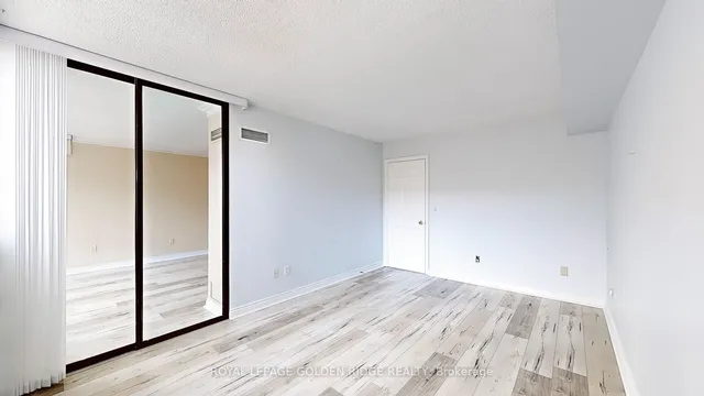 Additional image 19 of 65 Spring Garden Ave Unit 304