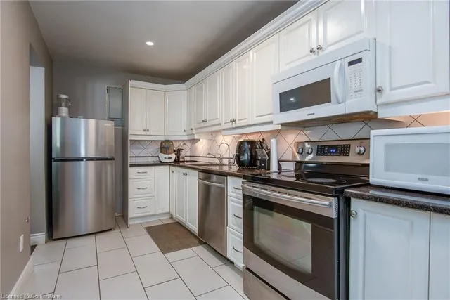 Additional image 16 of 48 Windom Rd Unit G